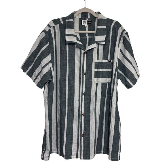 Reef Men’s Button Up Shirt XXL Blue White Striped Short Sleeve 100% Cotton - Picture 1 of 8